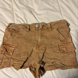 Beige / orange cargo shorts